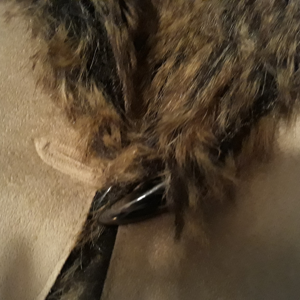 Vest - Picture 6 of 7